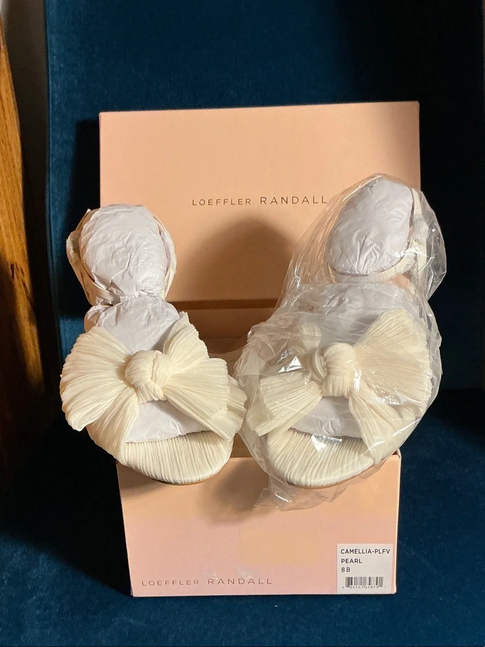 Loeffler Randall Camellia Pearl Pleated Bow Heels Size 8B NIB